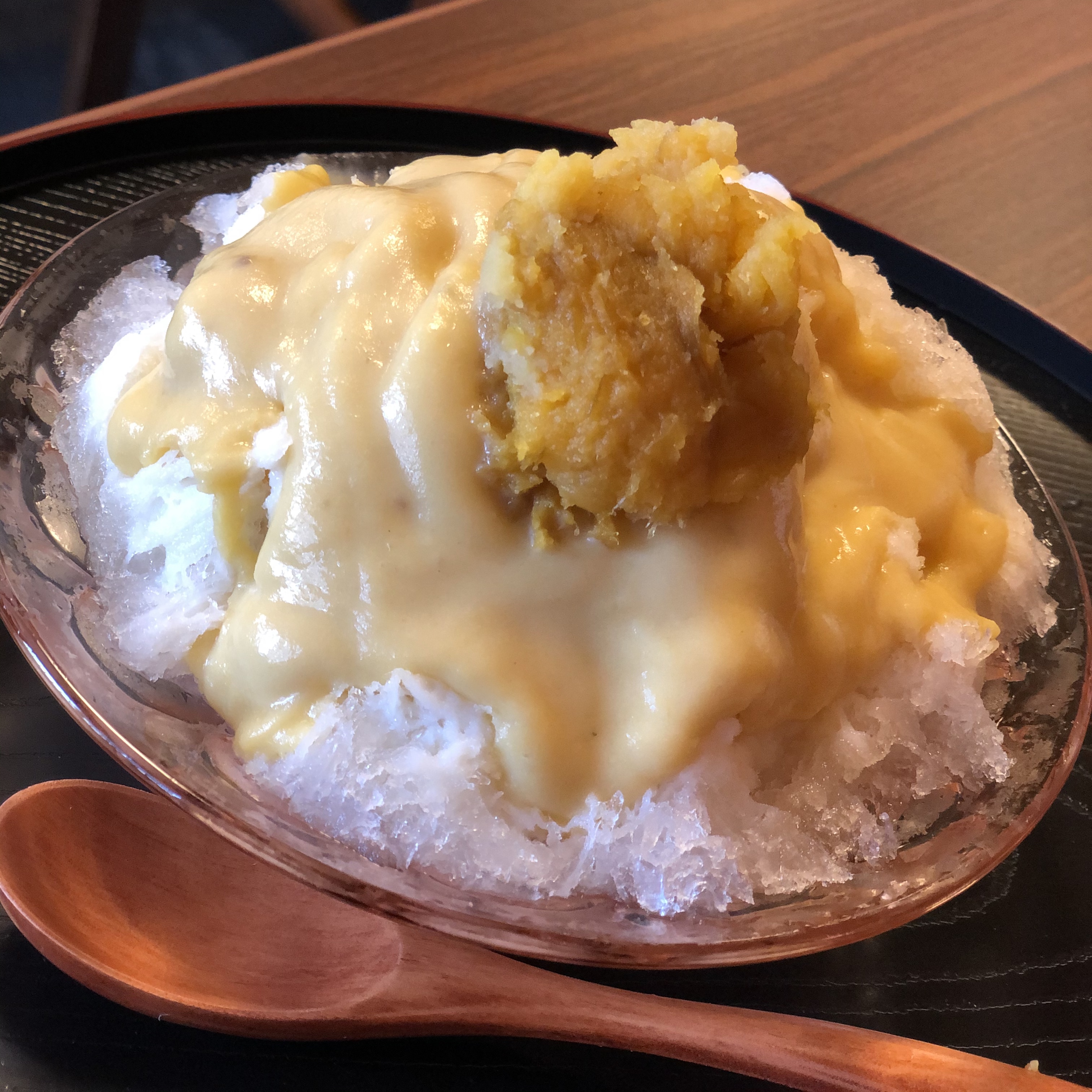 焼き芋のかき氷とビリケン