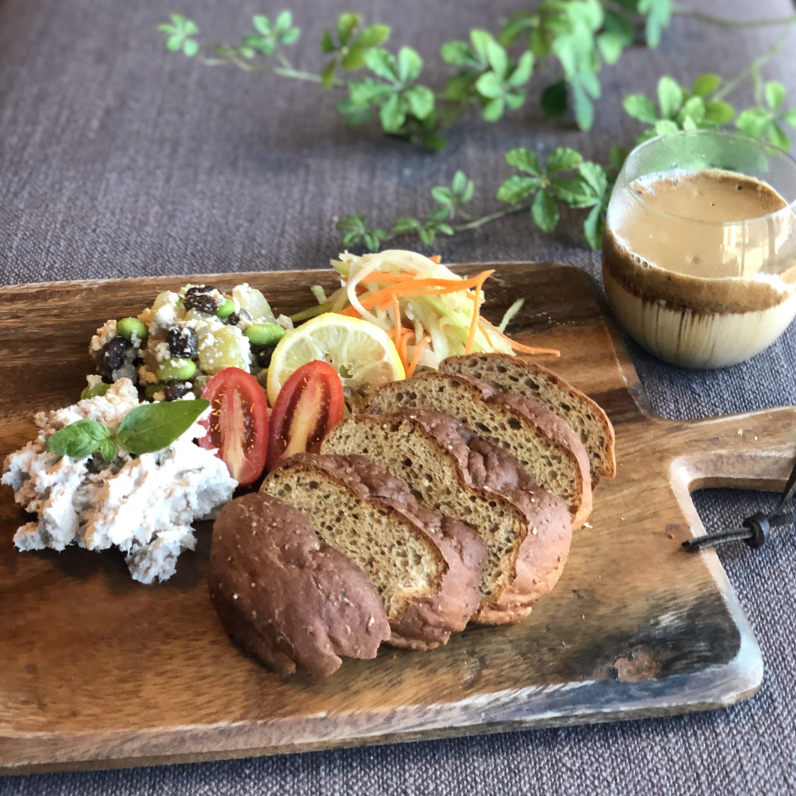 青パパイヤ料理と粛々マルシェ